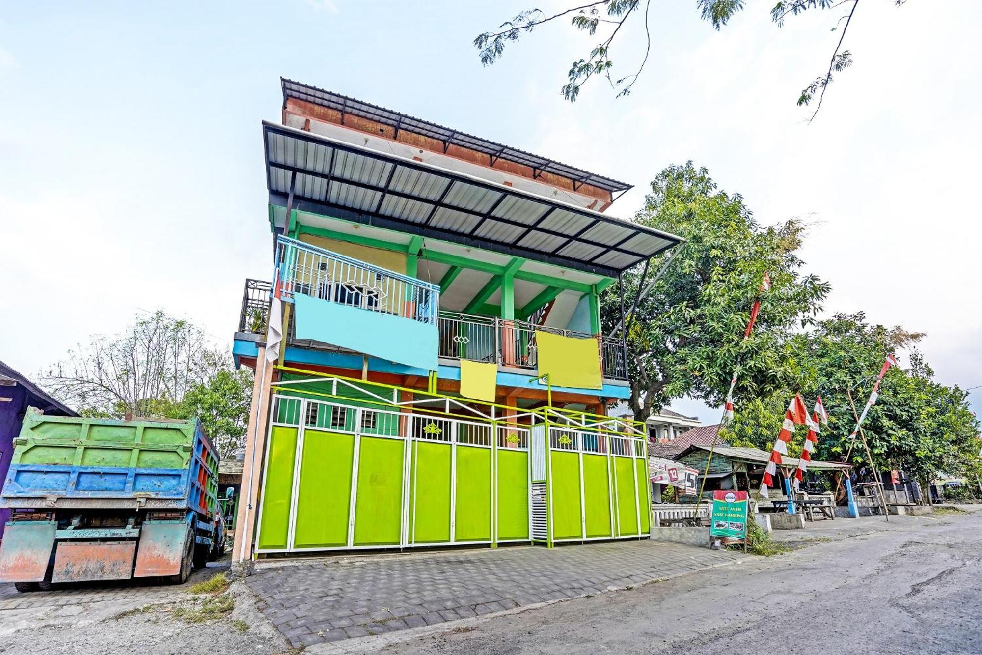 Oyo 91572 Kost Esklusif Barokah Hotell Pasuruan Eksteriør bilde
